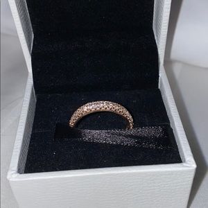 Pandora ‘Elegant Pavé Band Ring’